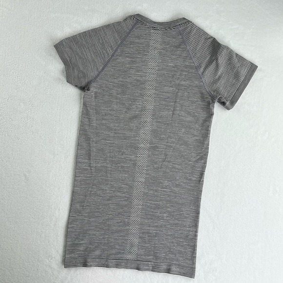Lululemon Swifly Tech Short-Sleeve Shirt 2.0 - 2 - Picture 4 of 6